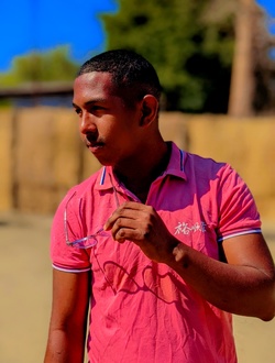 profile picture 0