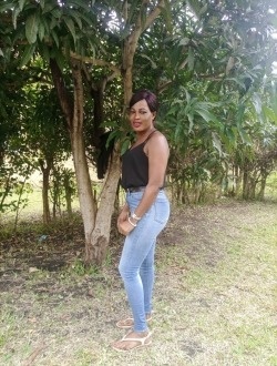 Profil de Ghely, une femme célibataire de 38 ans à Aké-Béfiat