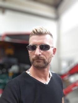 profile picture 0