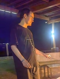 profile picture 0