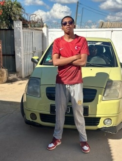 profile picture 0