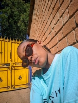 profile picture 0