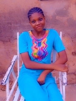 Profil de Latifa, une femme célibataire de 21 ans à Ouagadougou