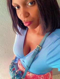 Profil de Lysa, une femme célibataire de 34 ans à Yaoundé