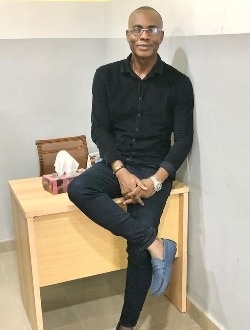 Profil de Orlean 20, un homme célibataire de 42 ans à Abidjan