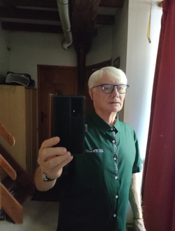 profile picture 0