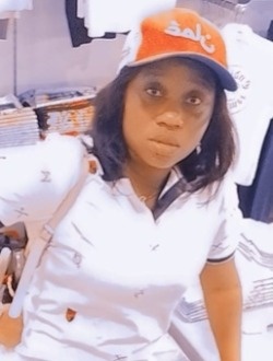 Profil de Hornella, une femme célibataire de 34 ans à Pointe-Noire