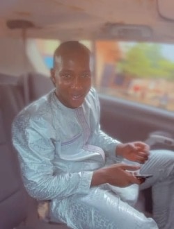 Profil de Idybenks, un homme célibataire de 33 ans à Bozola