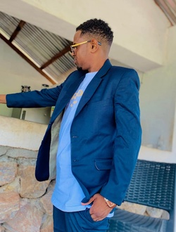 profile picture 0