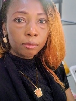 Profil de Déborah, une femme célibataire de 38 ans à Cocody