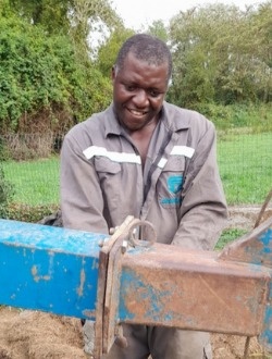 Profil de Omare Farchide, un homme célibataire de 47 ans à Roma