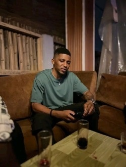 Profil de Léger, un homme célibataire de 33 ans à Lomé