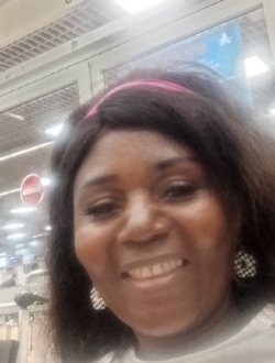 Profil de Marie Louise, une femme célibataire de 45 ans à Obala
