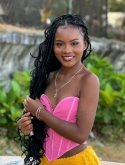 Profil de Maelys, une femme célibataire de 24 ans à Toamasina
