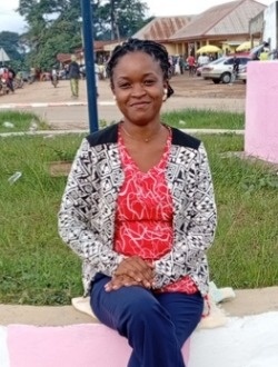 Profil de Sandrine, une femme célibataire de 28 ans à Yaoundé