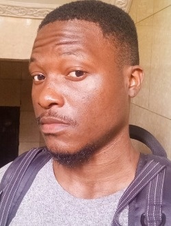 Profil de Luc, un homme célibataire de 25 ans à Douala