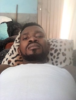Profil de Alvaro Jérôme, un homme célibataire de 34 ans à Efoulane
