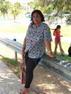 Profil de Flora, une femme célibataire de 47 ans à Abi