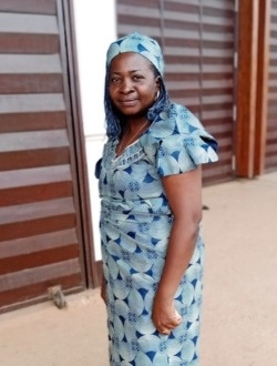 Profil de Yvonne, une femme célibataire de 44 ans à Yaoundé