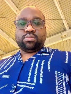 Profil de Britain, un homme célibataire de 43 ans à Charleroi