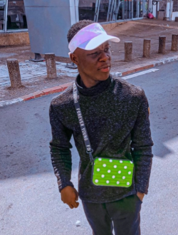 Profil de Elvis, un homme célibataire de 23 ans à Abidjan