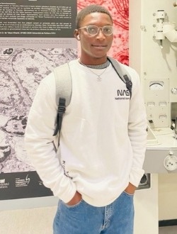 Profil de Dadzo, un homme célibataire de 26 ans à Lomé