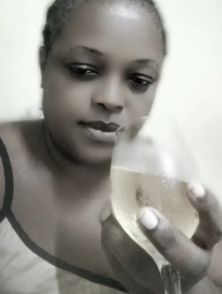 Profil de Océane, une femme célibataire de 48 ans à Douala