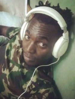 Profil de Franck, un homme célibataire de 35 ans à Yaoundé