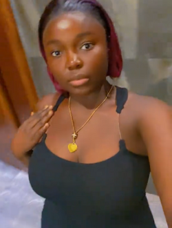 Profil de Staelle, une femme célibataire de 26 ans à Douala