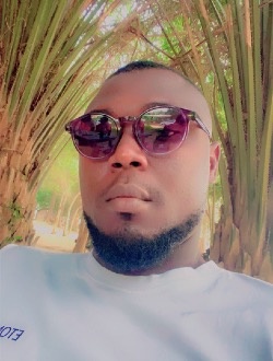 Profil de Laurenzo, un homme célibataire de 40 ans à Abadjin-Doumé