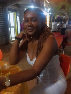 Profil de Monique, une femme célibataire de 28 ans à Yaoundé