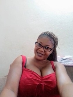 Profil de Perline, une femme célibataire de 45 ans à Abidjan