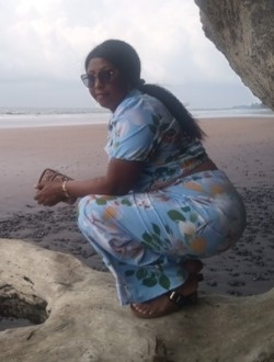 Profil de Aisha, une femme célibataire de 40 ans à Douala