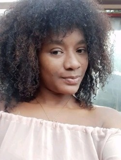 Profil de Zigya, une femme célibataire de 25 ans à Toamasina