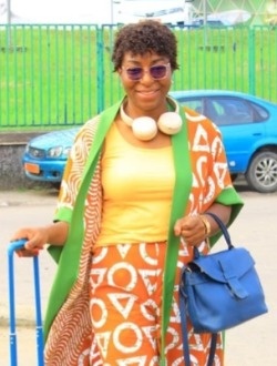 Profil de Mina, une femme célibataire de 43 ans à Yaoundé