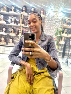 Profil de Winnie Sosthene, une femme célibataire de 28 ans à Abata