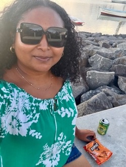 Profil de Julia, une femme célibataire de 31 ans à Baie du Tombeau