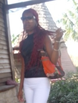 Profil de Emmulia, une femme célibataire de 33 ans à 67 Ha