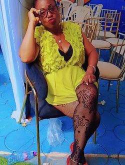 Profil de Laprunelle Ondoua, une femme célibataire de 40 ans à Yaoundé