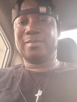 Profil de Franck, un homme célibataire de 41 ans à Abidjan