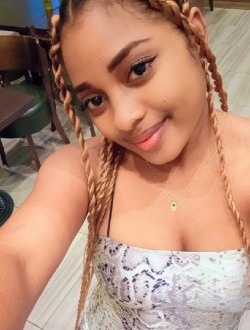 Profil de Yousmia, une femme célibataire de 27 ans à Aharana