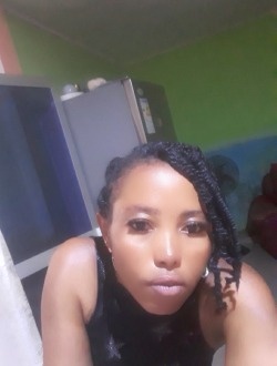 Profil de Christelle, une femme célibataire de 33 ans à Yaoundé
