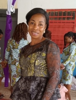 Profil de Thérèse, une femme célibataire de 41 ans à Abidjan