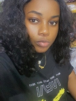 Profil de Blanche, une femme célibataire de 29 ans à Douala