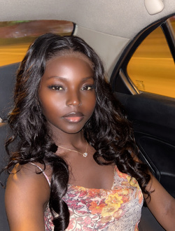 Profil de Safiatou, une femme célibataire de 25 ans à Abidjan