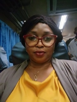 Profil de Corinne, une femme célibataire de 44 ans à Douala