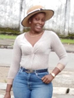 Profil de Madeleine, une femme célibataire de 36 ans à Douala
