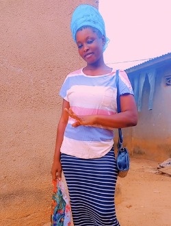 Profil de Ange, une femme célibataire de 27 ans à Yopougon-Attié