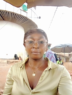 Profil de Naomie, une femme célibataire de 42 ans à Yaoundé