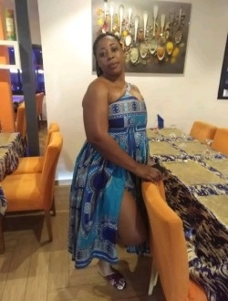 Profil de Ruth, une femme célibataire de 30 ans à Yaoundé